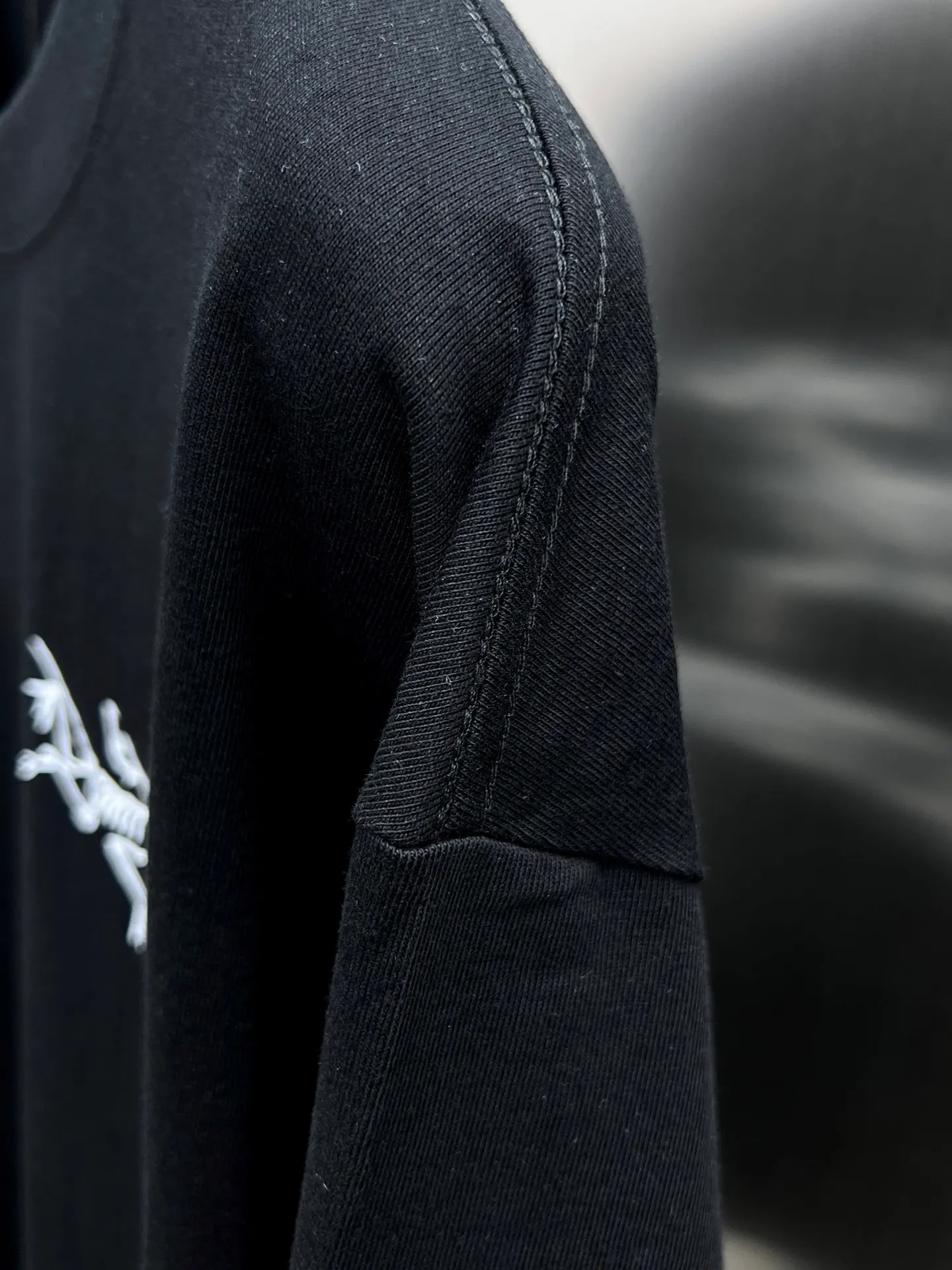 arcteryx🌟New Arrival T T Hot Sale 99 🐎🐎Size：S-XXL Black White 2 Size S 110 54 69 21 M 114 56 71 22 L 118 58 73 22 XL 122 60 75 23 2XL 126 62 77 23